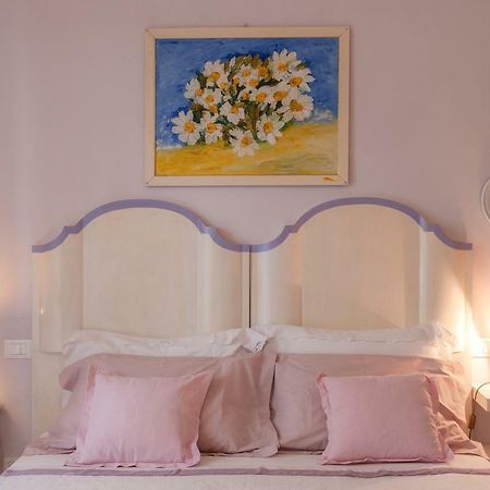 Tre Civette Sul Como Bed & Breakfast Marina di Massa Dış mekan fotoğraf