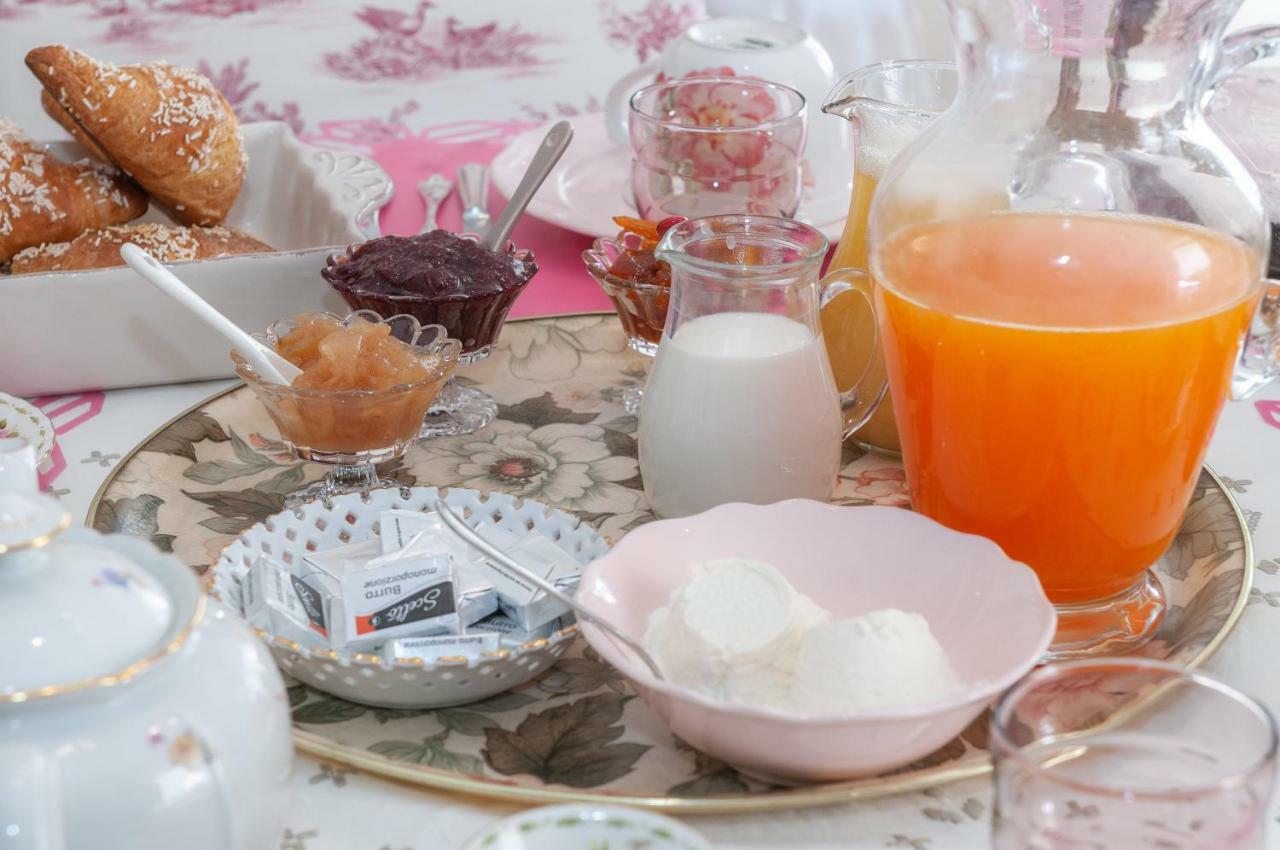 Tre Civette Sul Como Bed & Breakfast Marina di Massa Dış mekan fotoğraf