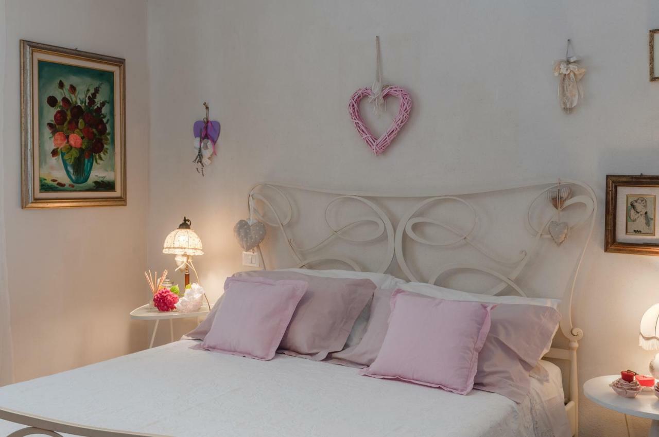Tre Civette Sul Como Bed & Breakfast Marina di Massa Dış mekan fotoğraf