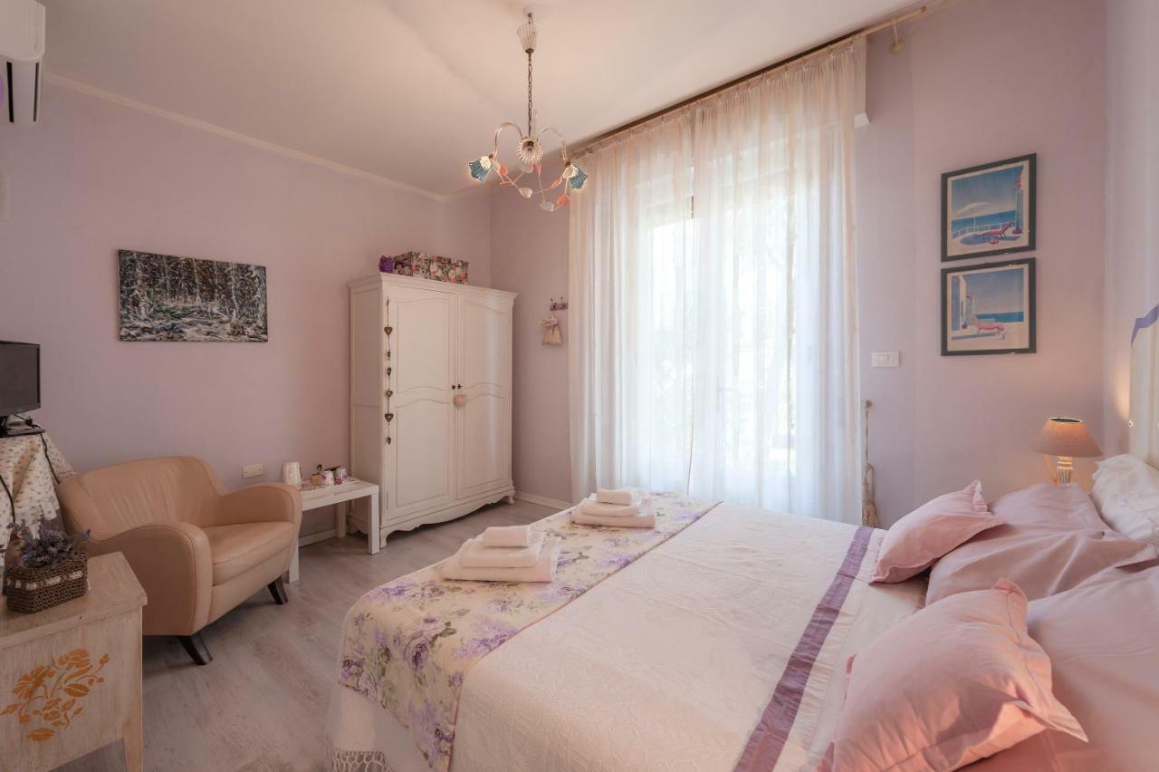 Tre Civette Sul Como Bed & Breakfast Marina di Massa Dış mekan fotoğraf