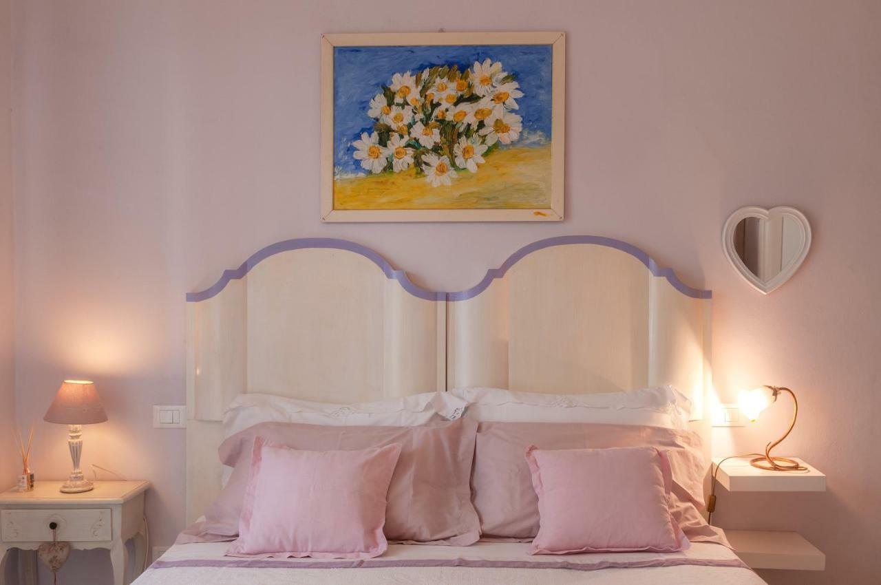 Tre Civette Sul Como Bed & Breakfast Marina di Massa Dış mekan fotoğraf