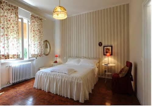 Tre Civette Sul Como Bed & Breakfast Marina di Massa Dış mekan fotoğraf